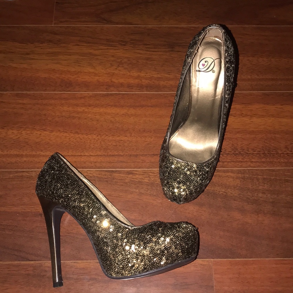 Sequin bronze / brown platformed pumps